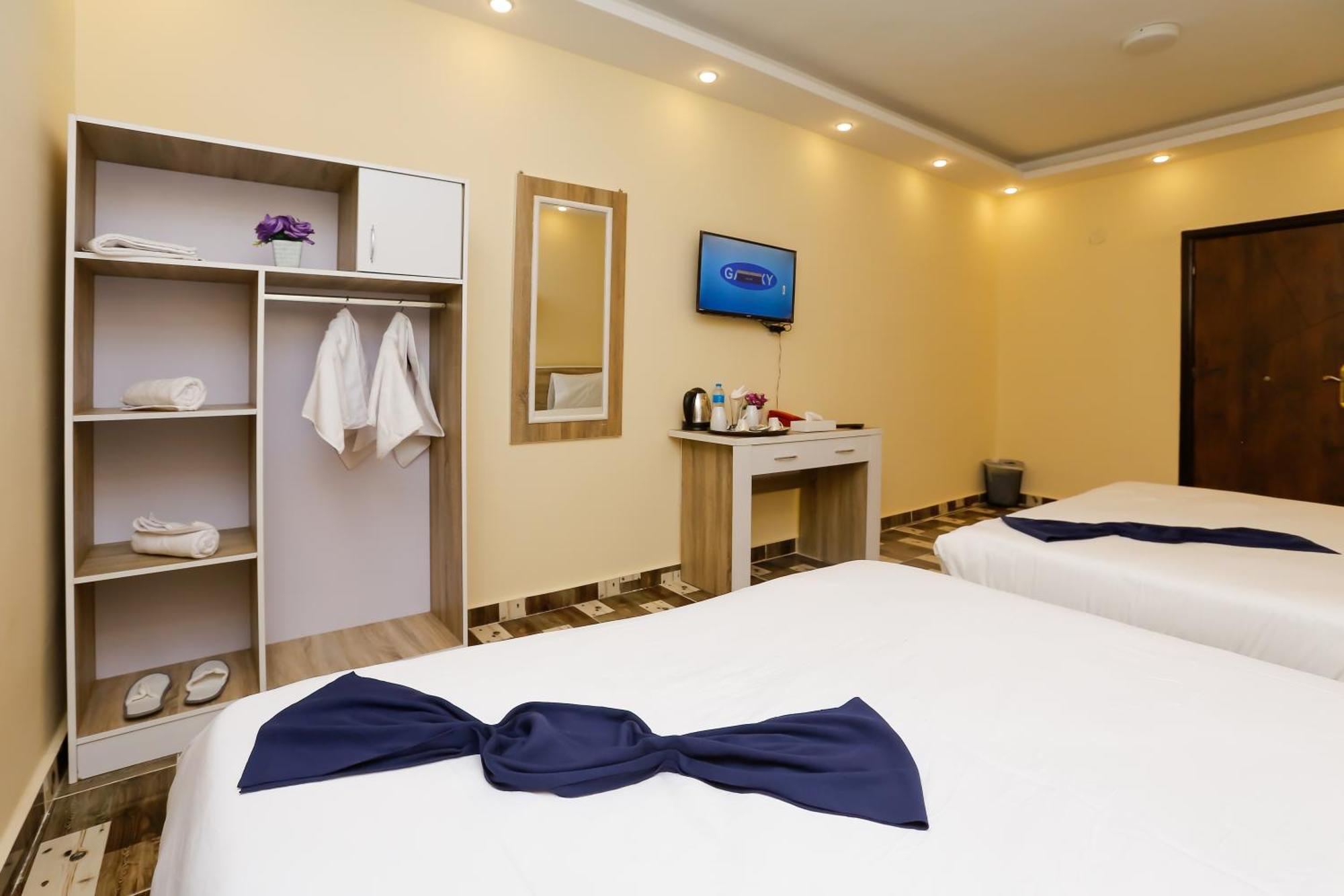 Turquoise Pyramids Gate Hotel City Centre Kafrat al Jabal Bagian luar foto